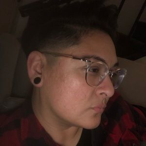 Meet your Posher, Crystal